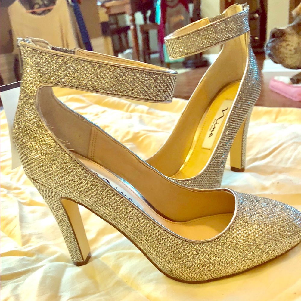 NIB. Nina of New York Ivelis pumps. Glam! Size 6M